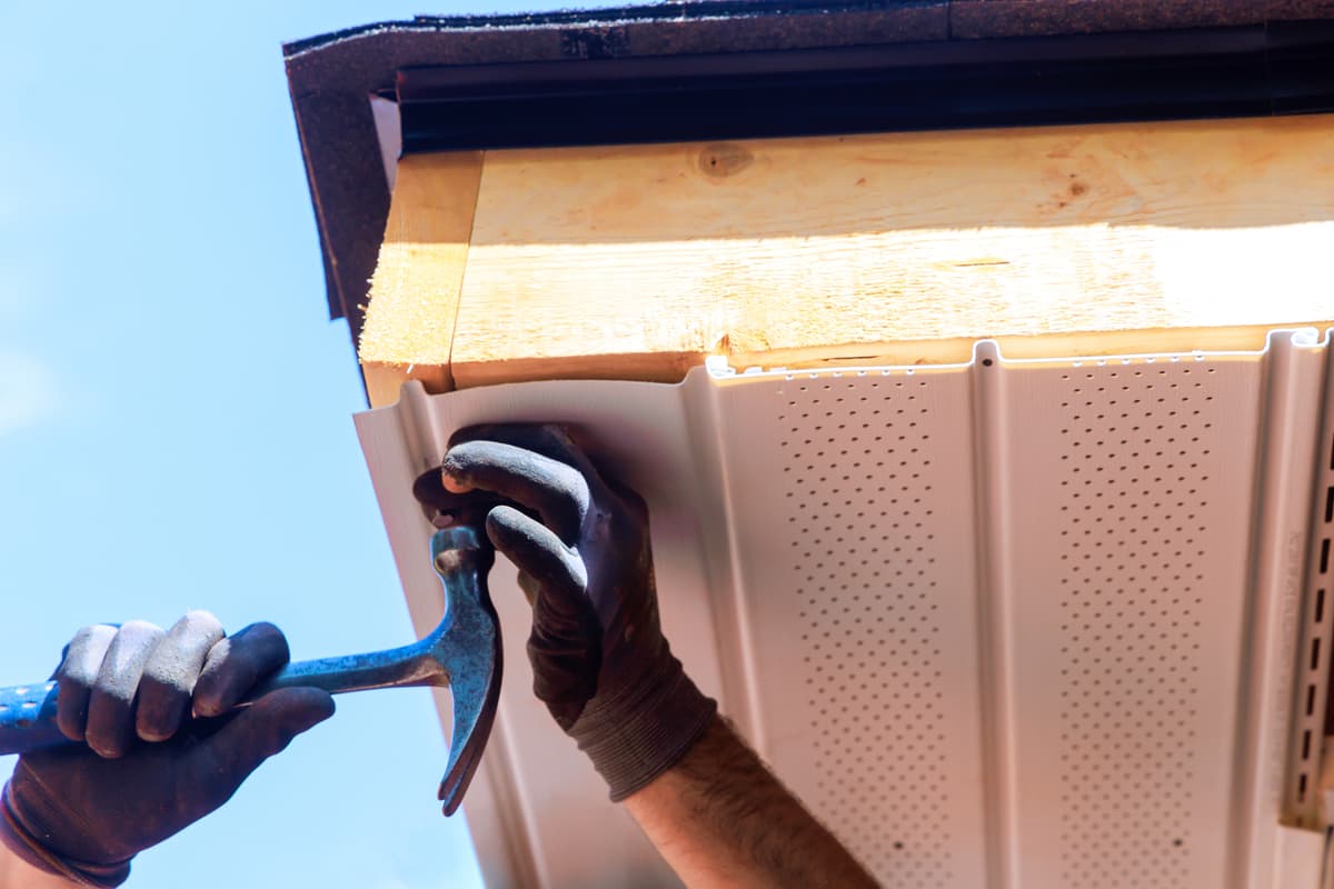 Fascia and soffit board fitting